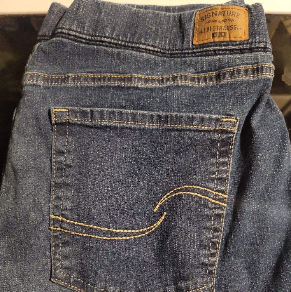 Levi Straus Signature Skinny Jeans
